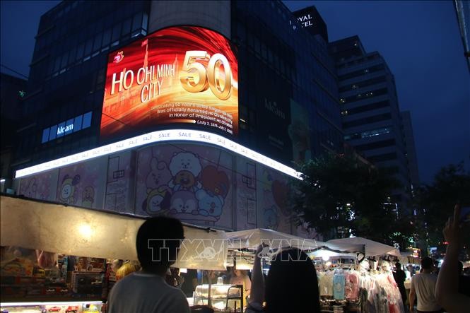 Việc quảng bá về TP Hồ Chí Minh 50 năm trên các màn hình điện tử tại trung tâm Seoul là một hoạt động đối ngoại ý nghĩa, góp phần quảng bá hình ảnh Việt Nam nói chung và TP Hồ Chí Minh nói riêng. Việc quảng bá về TP Hồ Chí Minh 50 năm trên các màn hình điện tử tại trung tâm Seoul là một hoạt động đối ngoại ý nghĩa, góp phần quảng bá hình ảnh Việt Nam nói chung và TP Hồ Chí Minh nói riêng.