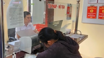Một năm chính quyền địa phương 2 cấp: Đi gần hơn, chờ ít hơn, làm thủ tục nhanh hơn