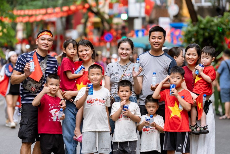 Sữa tươi Vinamilk 100% là một trong những dòng sản phẩm chủ lực của Vinamilk ghi nhận sự phục hồi tích cực trong những tháng đầu năm 2026 (Ảnh: VN) Sữa tươi Vinamilk 100% là một trong những dòng sản phẩm chủ lực của Vinamilk ghi nhận sự phục hồi tích cực trong những tháng đầu năm 2026 (Ảnh: VN)