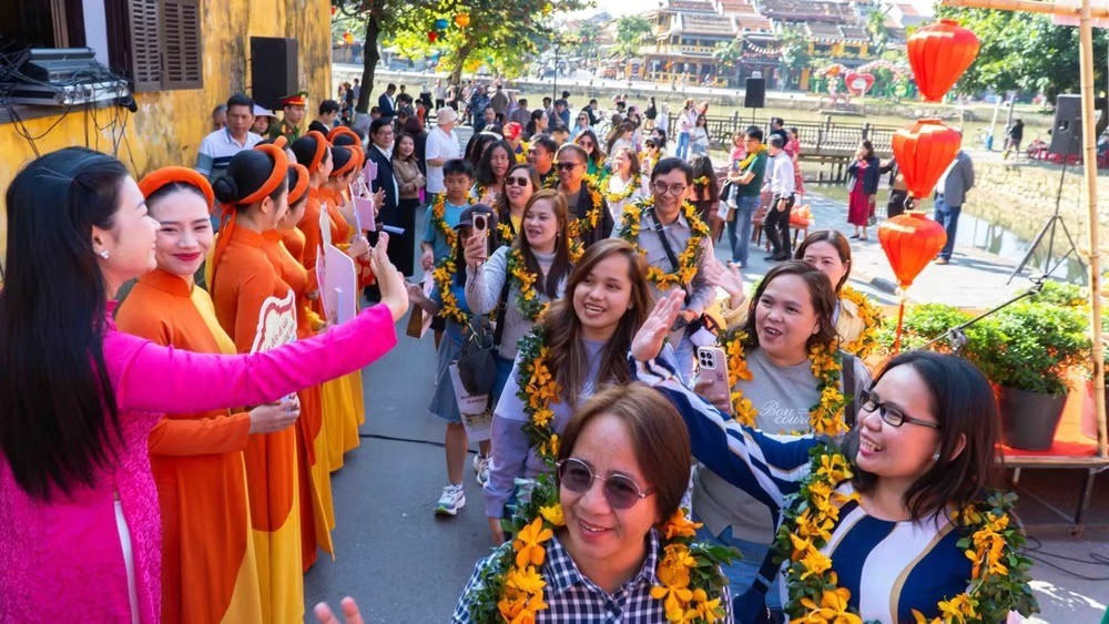 Đại sứ Philippines tại Việt Nam: Đối tác Chiến lược Tăng cường mở ra chương hợp tác mới giữa Việt Nam và Philippines Đại sứ Philippines tại Việt Nam: Đối tác Chiến lược Tăng cường mở ra chương hợp tác mới giữa Việt Nam và Philippines