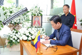 Liên hiệp các tổ chức hữu nghị Việt Nam ghi sổ tang, tưởng niệm nạn nhân động đất Venezuela