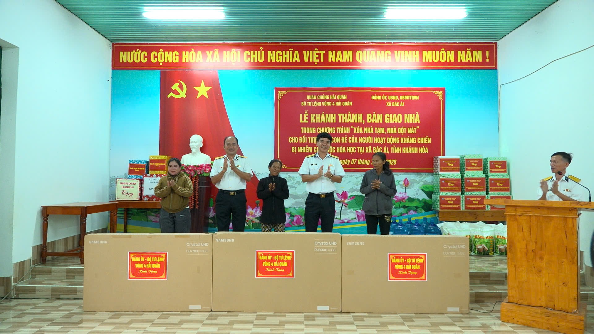 Vùng 4 Hải quân khánh thành, bàn giao 4 nhà cho các gia đình chính sách Vùng 4 Hải quân khánh thành, bàn giao 4 nhà cho các gia đình chính sách