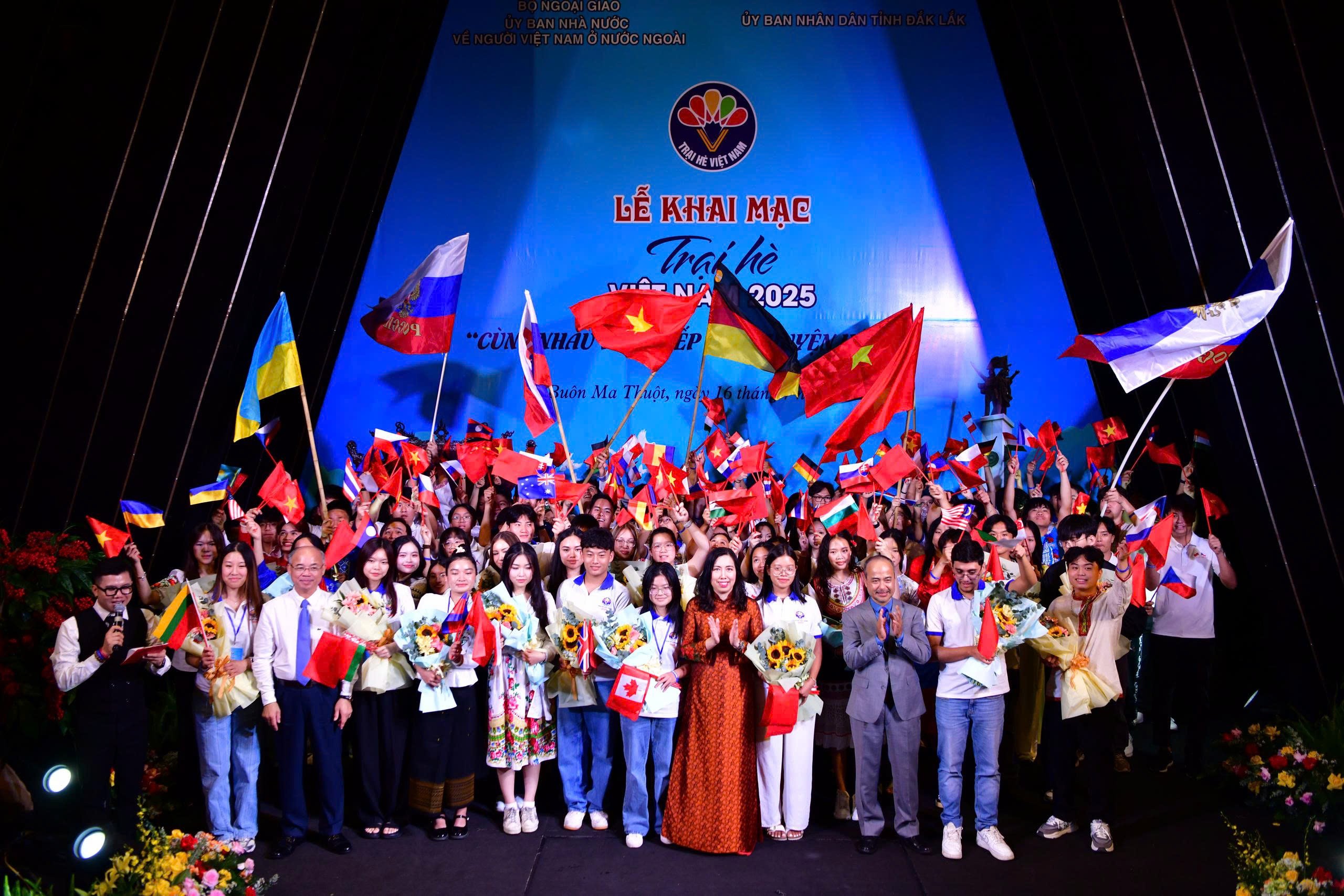 105 kiều bào trẻ tham gia Trại hè Việt Nam 2026