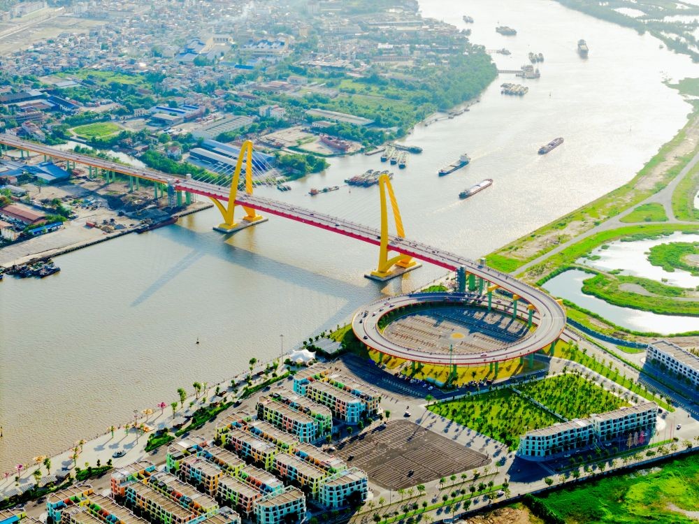 Vinhomes Royal Island kết nối thuận tiện với trung tâm Hải Phòng chỉ trong 5 phút thông qua cầu Hoàng Gia Vinhomes Royal Island kết nối thuận tiện với trung tâm Hải Phòng chỉ trong 5 phút thông qua cầu Hoàng Gia