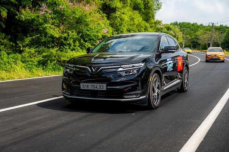 Giá chưa tới 900 triệu đồng, VinFast VF 8 khiến nhiều người tự tin “lên đời” D-SUV