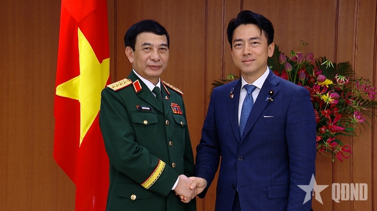 Đại tướng Phan Văn Giang và Bộ trưởng Bộ Quốc phòng Nhật Bản Koizumi Shinjiro. Ảnh: qdnd.vn