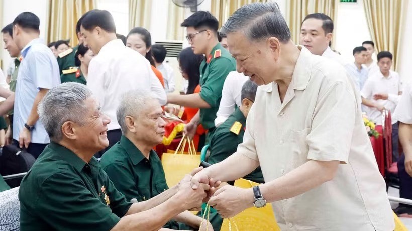 Tổng Bí thư, Chủ tịch nước: Tiếp tục rà soát, giải quyết đầy đủ chính sách đối với người có công và thân nhân