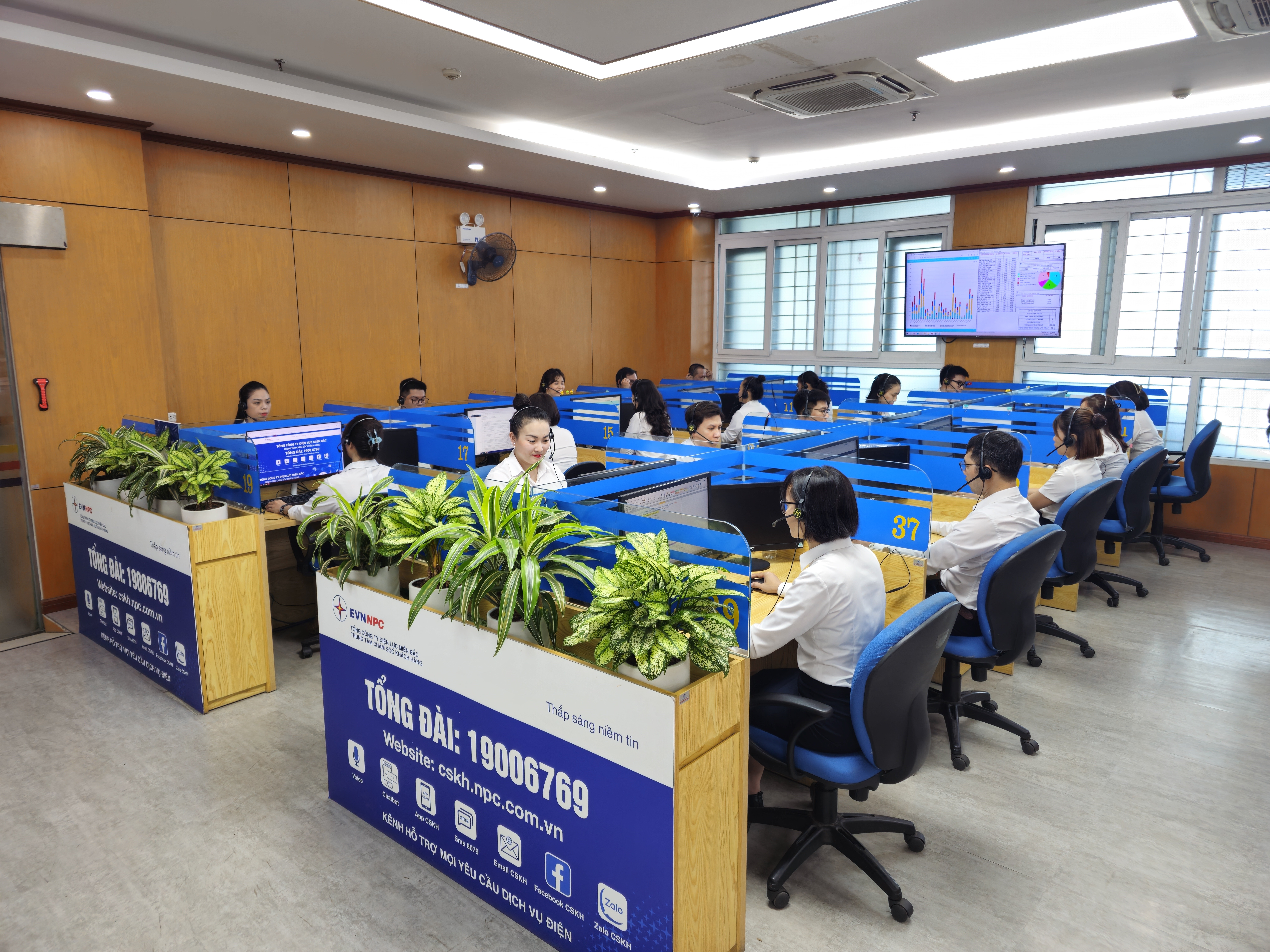 Tổng đài 19006769 của Trung tâm Chăm sóc khách hàng (trực 24/7)