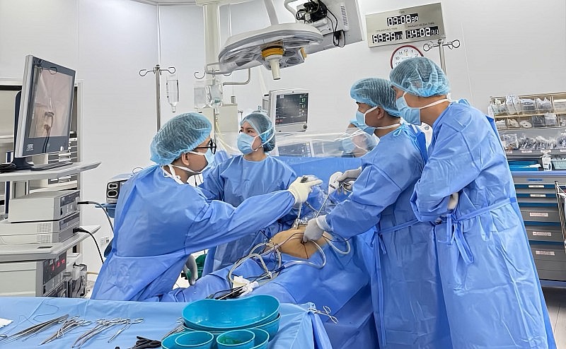 Ê-kíp đa chuyên khoa Vinmec Đà Nẵng trong ca phẫu thuật Ê-kíp đa chuyên khoa Vinmec Đà Nẵng trong ca phẫu thuật
