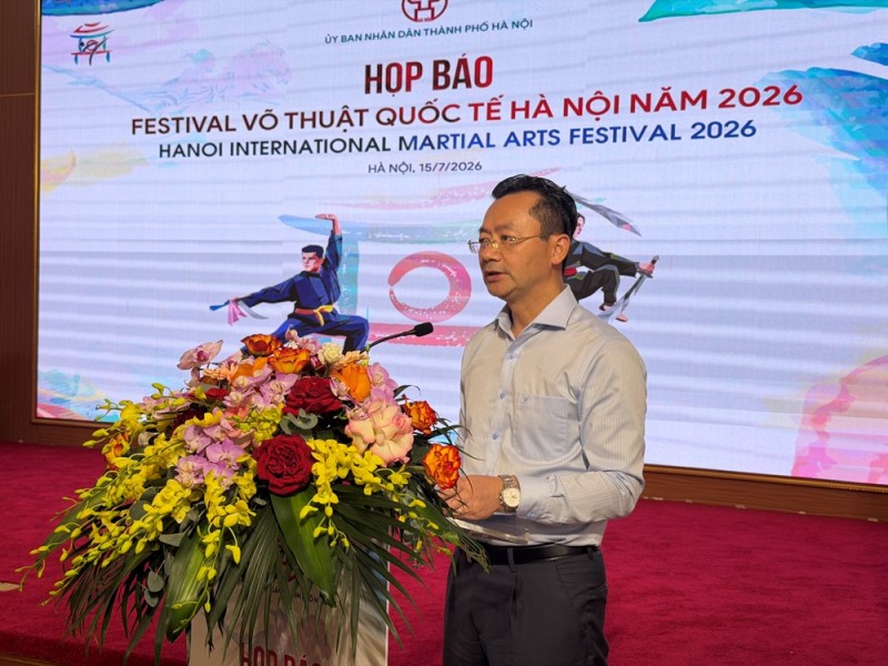 Phó Giám đốc Sở VHTT Hà Nội Phạm Xuân Tài phát biểu tại cuộc họp báo. (Ảnh: T.L) Phó Giám đốc Sở VHTT Hà Nội Phạm Xuân Tài phát biểu tại cuộc họp báo. (Ảnh: T.L)