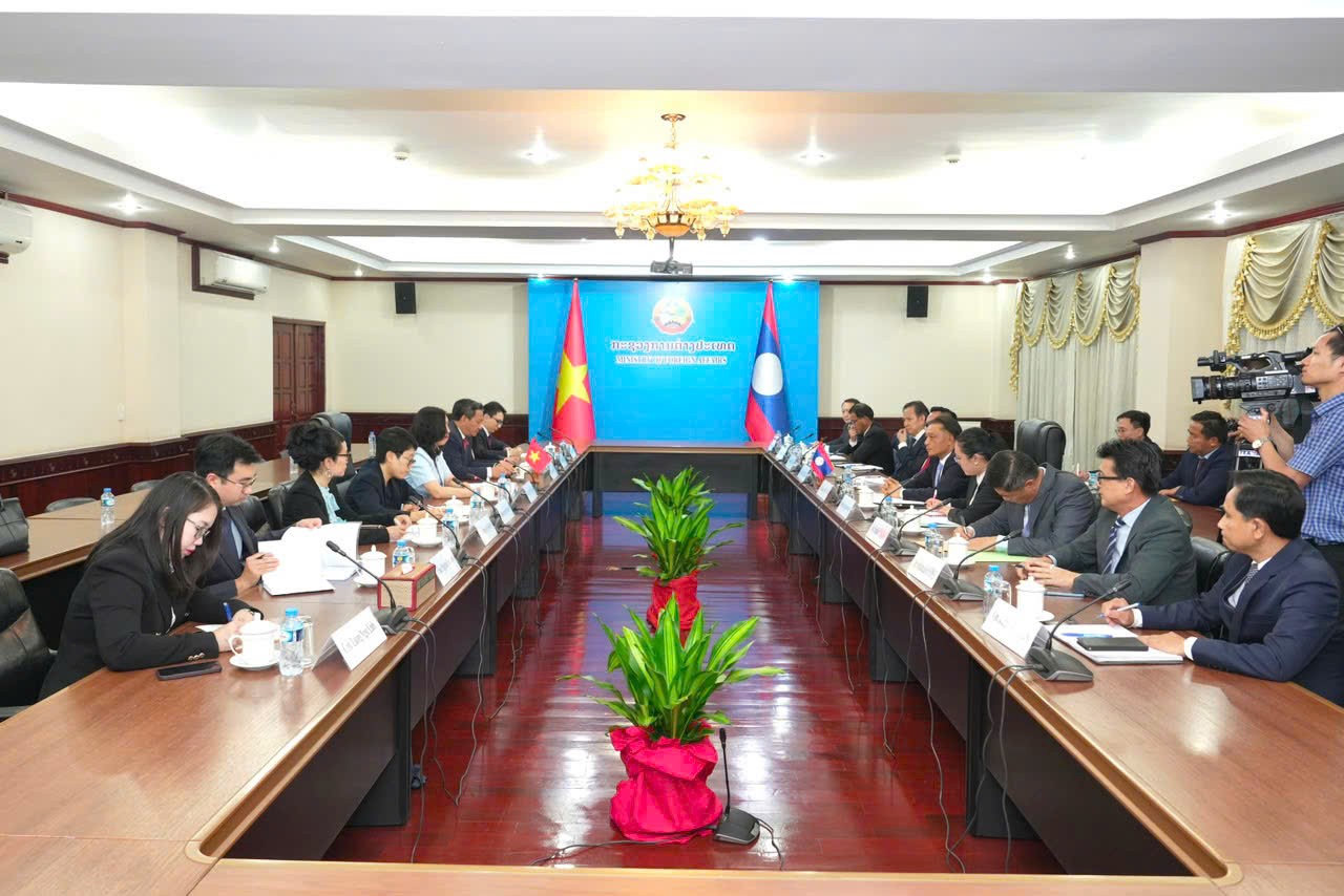 Việt - Lào: hợp tác, trao đổi kinh nghiệm trong công tác kiều dân Việt - Lào: hợp tác, trao đổi kinh nghiệm trong công tác kiều dân