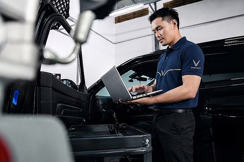 Hợp tác giữa VinFast và các trường sẽ góp phần phát triển nguồn nhân lực kỹ sư xe điện chất lượng cao. Hợp tác giữa VinFast và các trường sẽ góp phần phát triển nguồn nhân lực kỹ sư xe điện chất lượng cao.