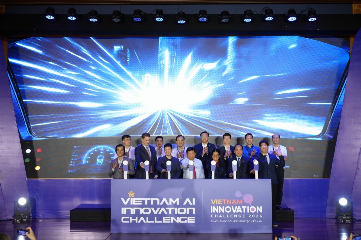 Các đại biểu thực hiện nghi thức phát động Chương trình Thách thức Đổi mới sáng tạo Việt Nam 2026 và Cuộc thi Olympic Trí tuệ nhân tạo Quốc tế 2027. Ảnh: baodautu.vn Các đại biểu thực hiện nghi thức phát động Chương trình Thách thức Đổi mới sáng tạo Việt Nam 2026 và Cuộc thi Olympic Trí tuệ nhân tạo Quốc tế 2027. Ảnh: baodautu.vn