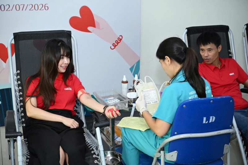 Chị Dương Thị Hồng Anh, Giám đốc Chi nhánh Hoàn Kiếm & Hai Bà Trưng, Tập đoàn GELEX tham gia chương trình Một giọt máu – một tấm lòng GELEX 2026