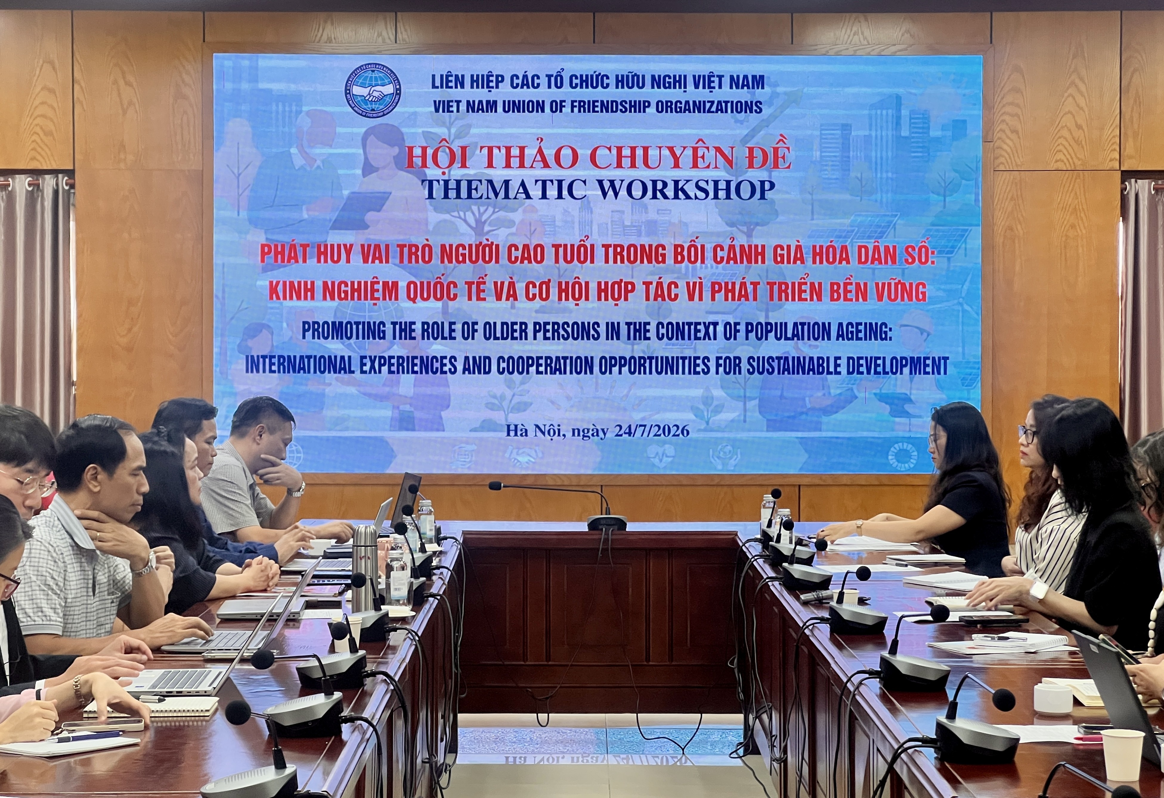 Để người cao tuổi trở thành nguồn lực phát triển Để người cao tuổi trở thành nguồn lực phát triển