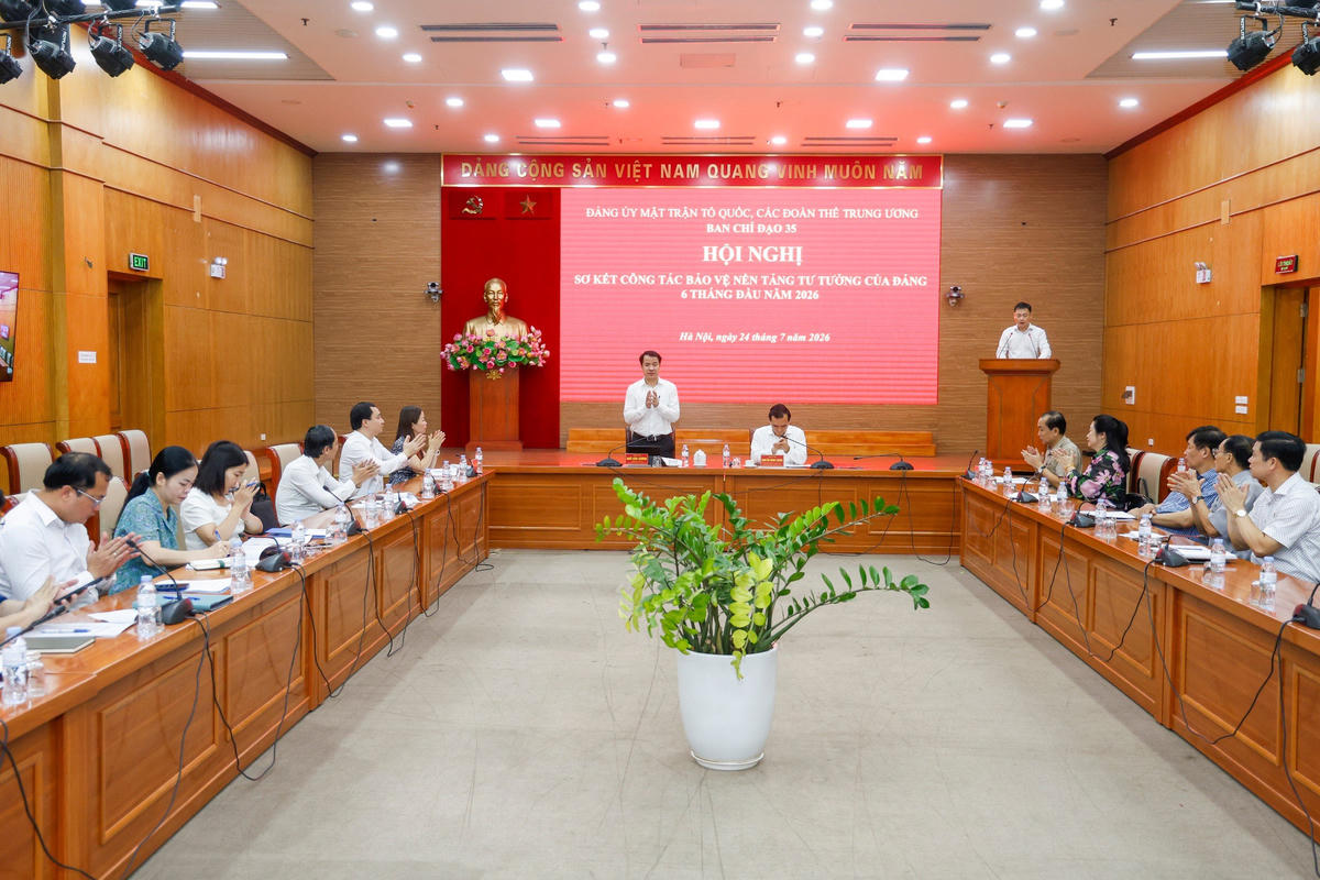 Tiếp tục thực hiện “4 kiên định” về chính trị, tư tưởng