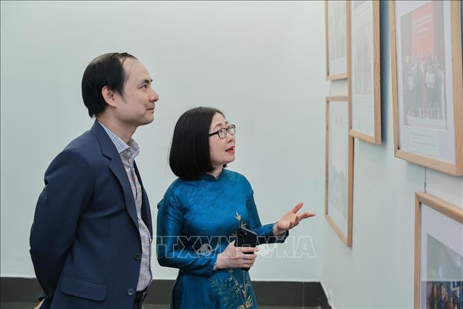 Khai mạc triển lãm ảnh kỷ niệm 50 năm quan hệ Thái Lan – Việt Nam Chú thích ảnh
