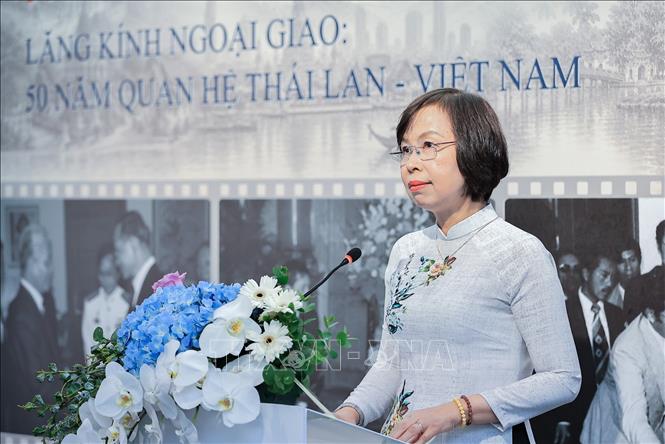 Khai mạc triển lãm ảnh kỷ niệm 50 năm quan hệ Thái Lan – Việt Nam Chú thích ảnh