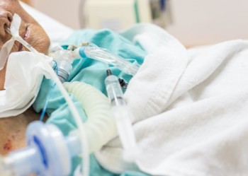 21 ngày nghẹt thở cứu người phụ nữ mắc uốn ván nguy kịch của ê-kíp Vinmec Hạ Long