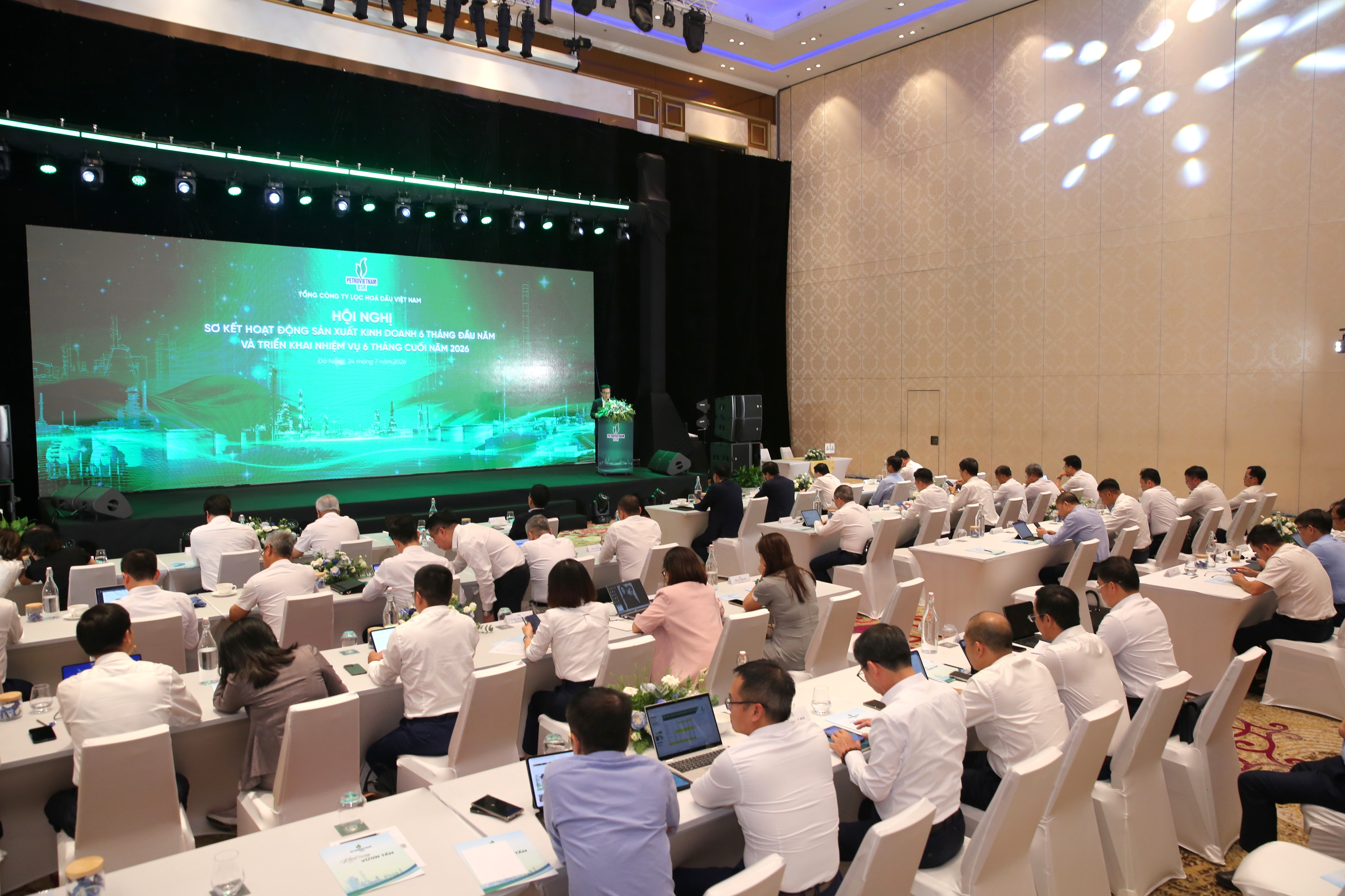 Chiều 24/7/2026, Tổng Công ty Lọc hóa dầu Việt Nam tổ chức Hội nghị sơ kết hoạt động sản xuất kinh doanh 6 tháng đầu năm và triển khai nhiệm vụ 6 tháng cuối năm 2026.