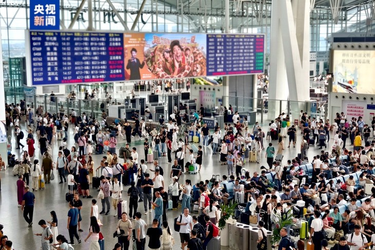 Tin quốc tế ngày 26/7: Tây Ban Nha ban bố tình trạng khẩn cấp vì cháy rừng, Trung Quốc sơ tán hơn 20.000 người ứng phó bão Noul Tin quốc tế ngày 26/7: Tây Ban Nha ban bố tình trạng khẩn cấp vì cháy rừng, Trung Quốc sơ tán hơn 20.000 người ứng phó bão Noul