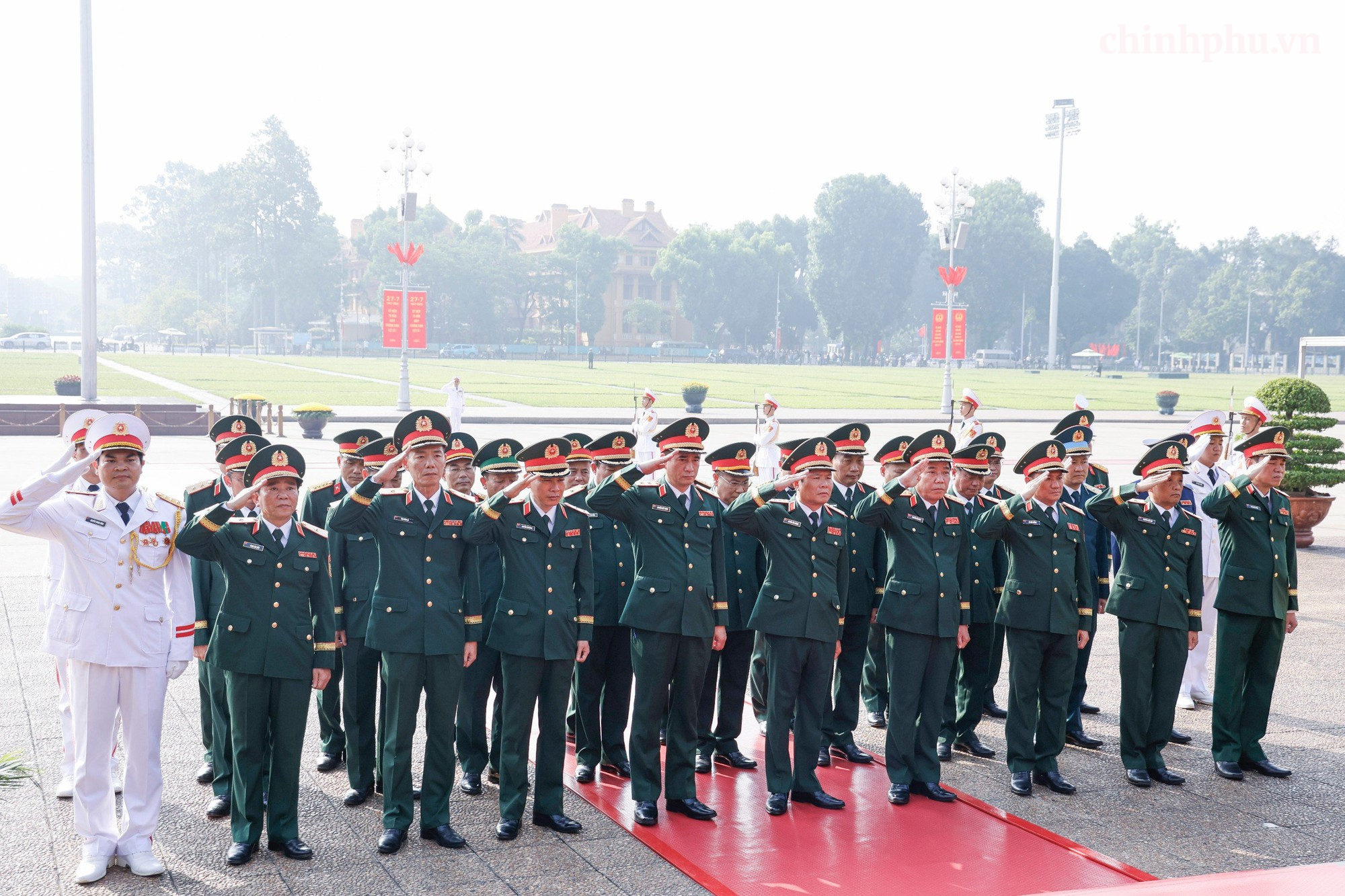 Đoàn đại biểu Quân ủy Trung ương - Bộ Quốc phòng thành kính tưởng niệm Chủ tịch Hồ Chí Minh