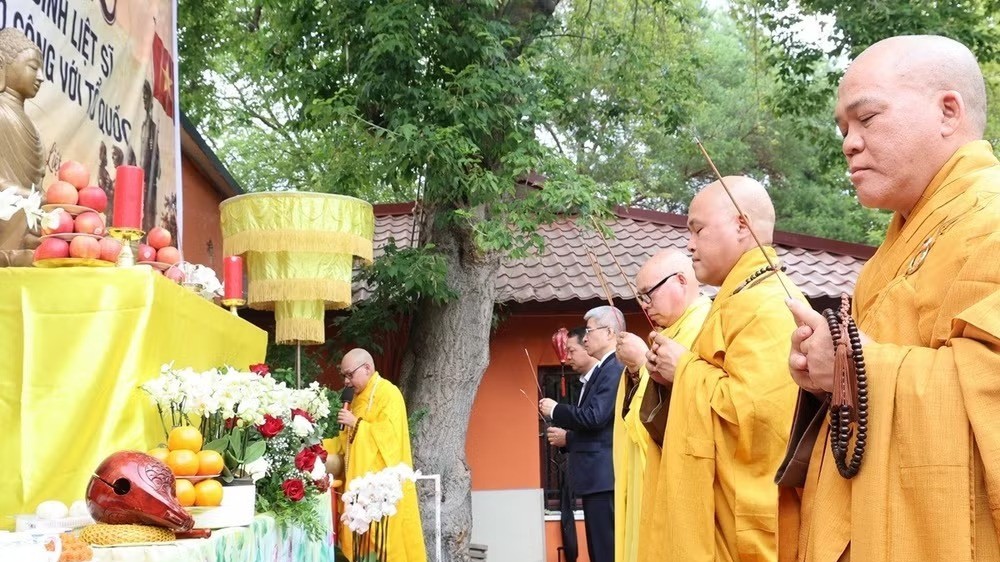 Kiều bào tại Campuchia, Đức tri ân các anh hùng liệt sĩ