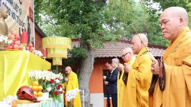 Kiều bào tại Campuchia, Đức tri ân các anh hùng liệt sĩ