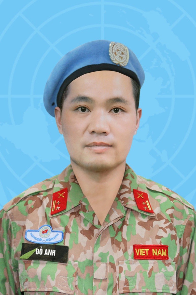 Liệt sĩ, Trung tá Đỗ Anh trong thực hiện nhiệm vụ gìn giữ hòa bình Liên hợp quốc tại Phái bộ Cộng hòa Trung Phi. (Ảnh: KT) Liệt sĩ, Trung tá Đỗ Anh trong thực hiện nhiệm vụ gìn giữ hòa bình Liên hợp quốc tại Phái bộ Cộng hòa Trung Phi. (Ảnh: KT)