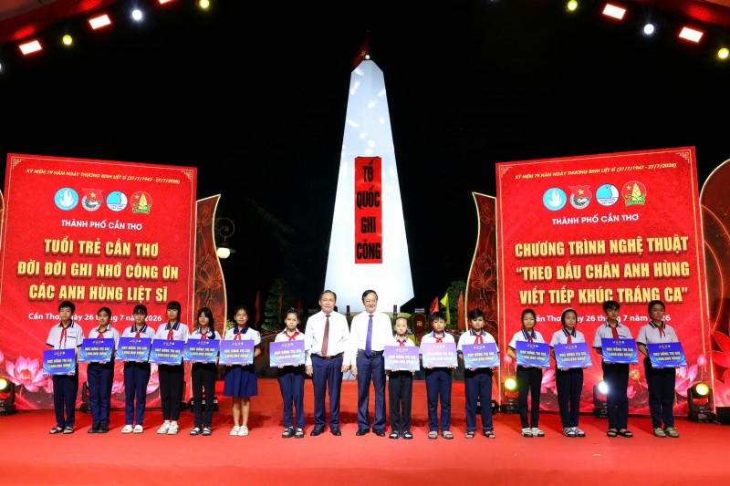 Cần Thơ: Thắp nến tri ân, tiếp nối truyền thống 