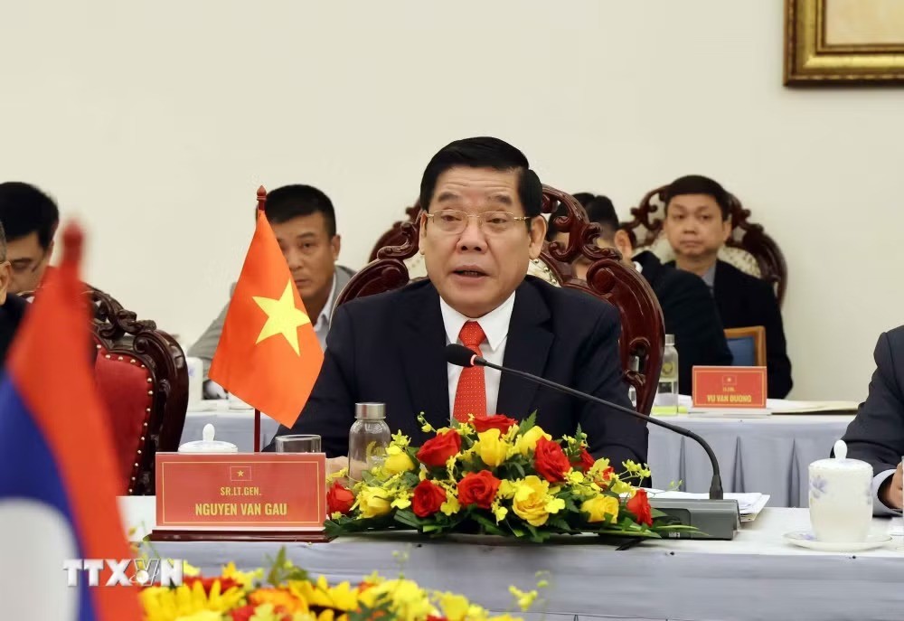 Thượng tướng Nguyễn Văn Gấu, Thứ trưởng Bộ Quốc phòng, Trưởng ban Ban Công tác đặc biệt Chính phủ Việt Nam, dự Kỳ họp. (Ảnh: Xuân Khu/TTXVN) Thượng tướng Nguyễn Văn Gấu, Thứ trưởng Bộ Quốc phòng, Trưởng ban Ban Công tác đặc biệt Chính phủ Việt Nam, dự Kỳ họp. (Ảnh: Xuân Khu/TTXVN)