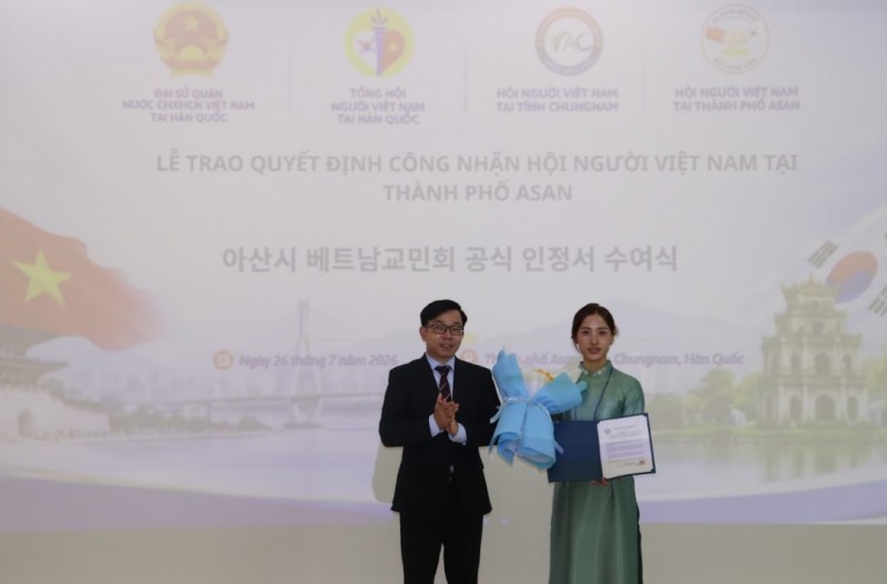 Ra mắt Hội Người Việt Nam tại thành phố Asan (Hàn Quốc)