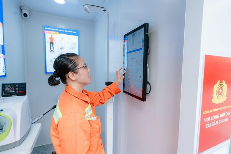 Tiện ích số đến gần hơn với cộng đồng qua Trạm Công dân số đầu tiên ở phố đi bộ Nguyễn Huệ