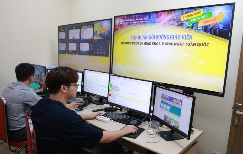 Nhà xuất bản Giáo dục Việt Nam hoàn thành chương trình tập huấn, bồi dưỡng sử dụng bộ sách giáo khoa thống nhất Nhà xuất bản Giáo dục Việt Nam hoàn thành chương trình tập huấn, bồi dưỡng sử dụng bộ sách giáo khoa thống nhất