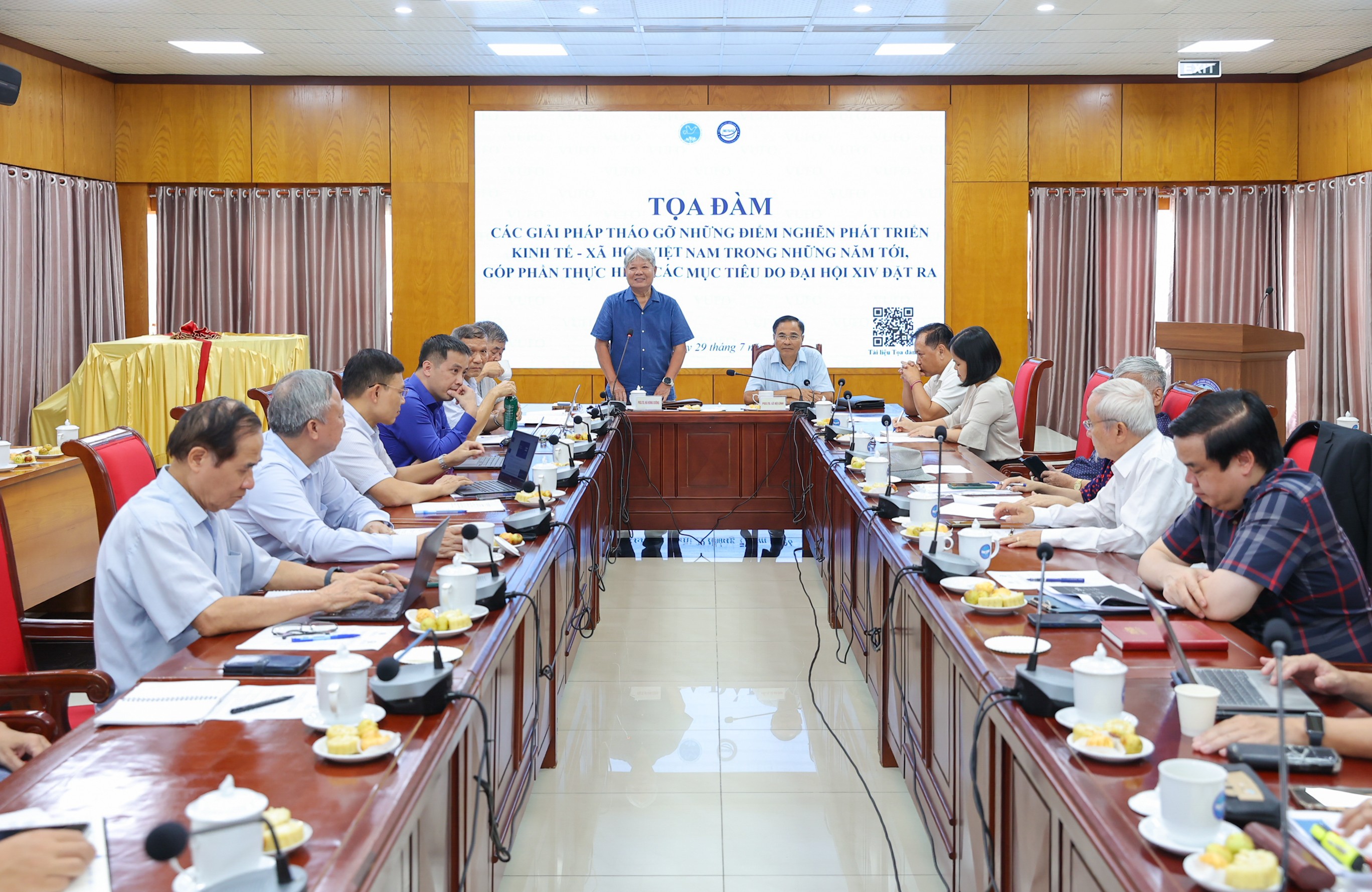 Tìm giải pháp tháo gỡ điểm nghẽn phát triển kinh tế - xã hội Tìm giải pháp tháo gỡ điểm nghẽn phát triển kinh tế - xã hội