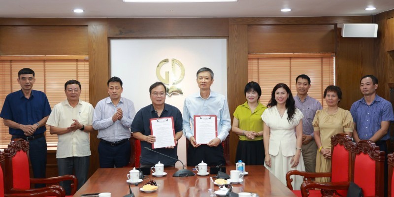 Lễ kí kết thỏa thuận giữa Nhà xuất bản Giáo dục Việt Nam và Hiệp hội Sách giáo dục và Học liệu điện tử Việt Nam Lễ kí kết thỏa thuận giữa Nhà xuất bản Giáo dục Việt Nam và Hiệp hội Sách giáo dục và Học liệu điện tử Việt Nam