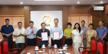 Lễ kí kết thỏa thuận giữa Nhà xuất bản Giáo dục Việt Nam và Hiệp hội Sách giáo dục và Học liệu điện tử Việt Nam