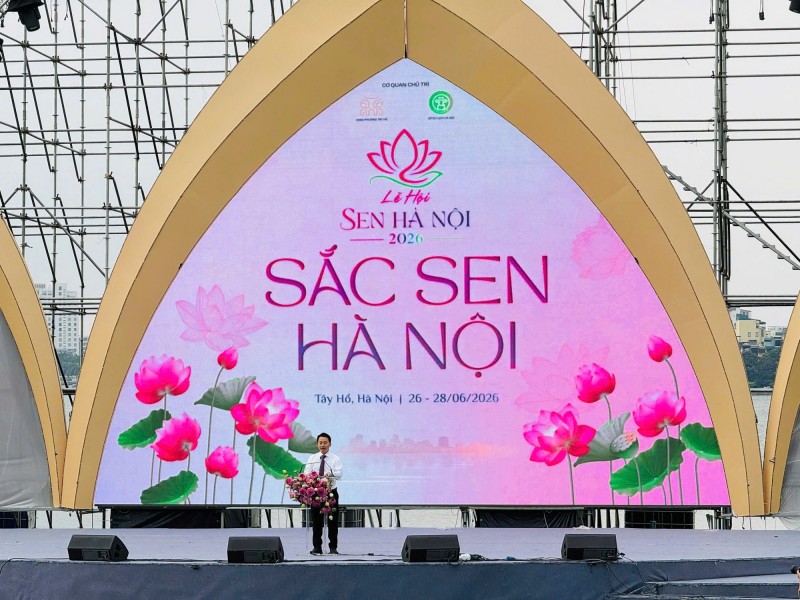 Lễ hội Sen Hà Nội năm 2026 đã được tổ chức thành công, thu hút gần 300.000 lượt khách trong nước và quốc tế đến tham quan, trải nghiệm. (Ảnh: T.L) Lễ hội Sen Hà Nội năm 2026 đã được tổ chức thành công, thu hút gần 300.000 lượt khách trong nước và quốc tế đến tham quan, trải nghiệm. (Ảnh: T.L)