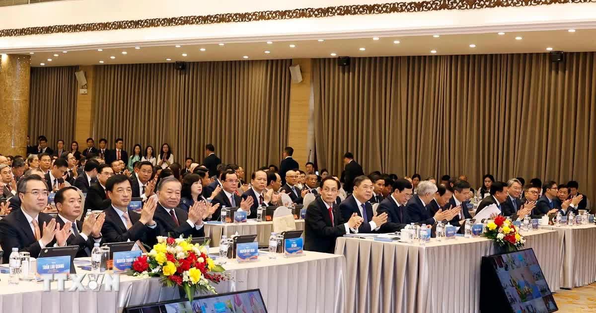 Tổng Bí thư, Chủ tịch nước Tô Lâm dự Phiên khai mạc toàn thể Hội nghị Ngoại giao lần thứ 33 Tổng Bí thư, Chủ tịch nước Tô Lâm dự Phiên khai mạc toàn thể Hội nghị Ngoại giao lần thứ 33