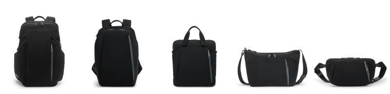 (Từ Trái qua Phải): Ba lô cỡ lớn 25L, Ba lô cỡ trung 20L, Túi Tote cỡ trung, Túi đeo chéo Crossbody cỡ trung và Túi Sling cỡ trung màu Đen